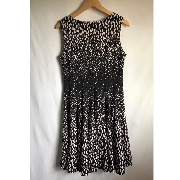 Fit & flare knee length sleeveless Eliza J dress - Picture 5 of 8